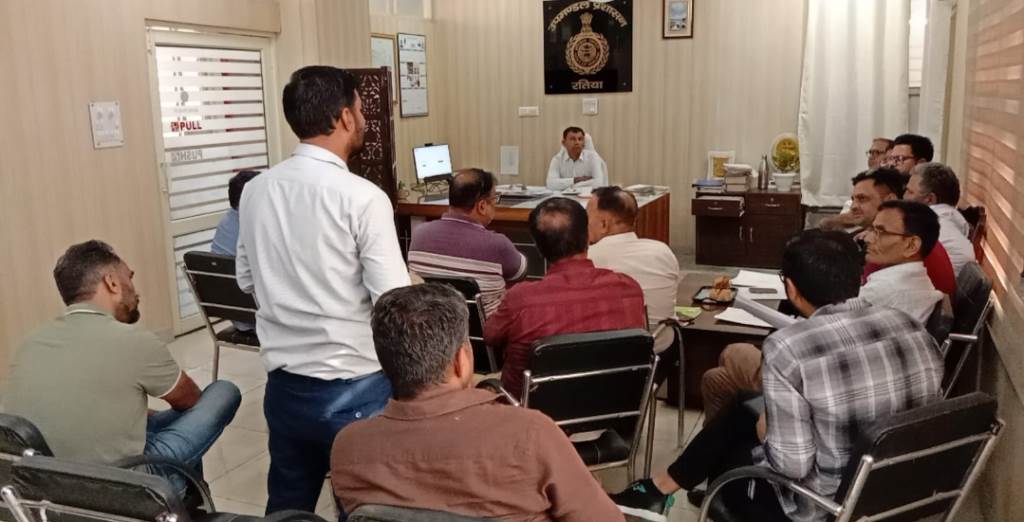 एसडीएम ने एसआईआर अभियान की समीक्षा सुपरवाइजरों व बीएलओ को दिए आवश्यक दिशानिर्देश